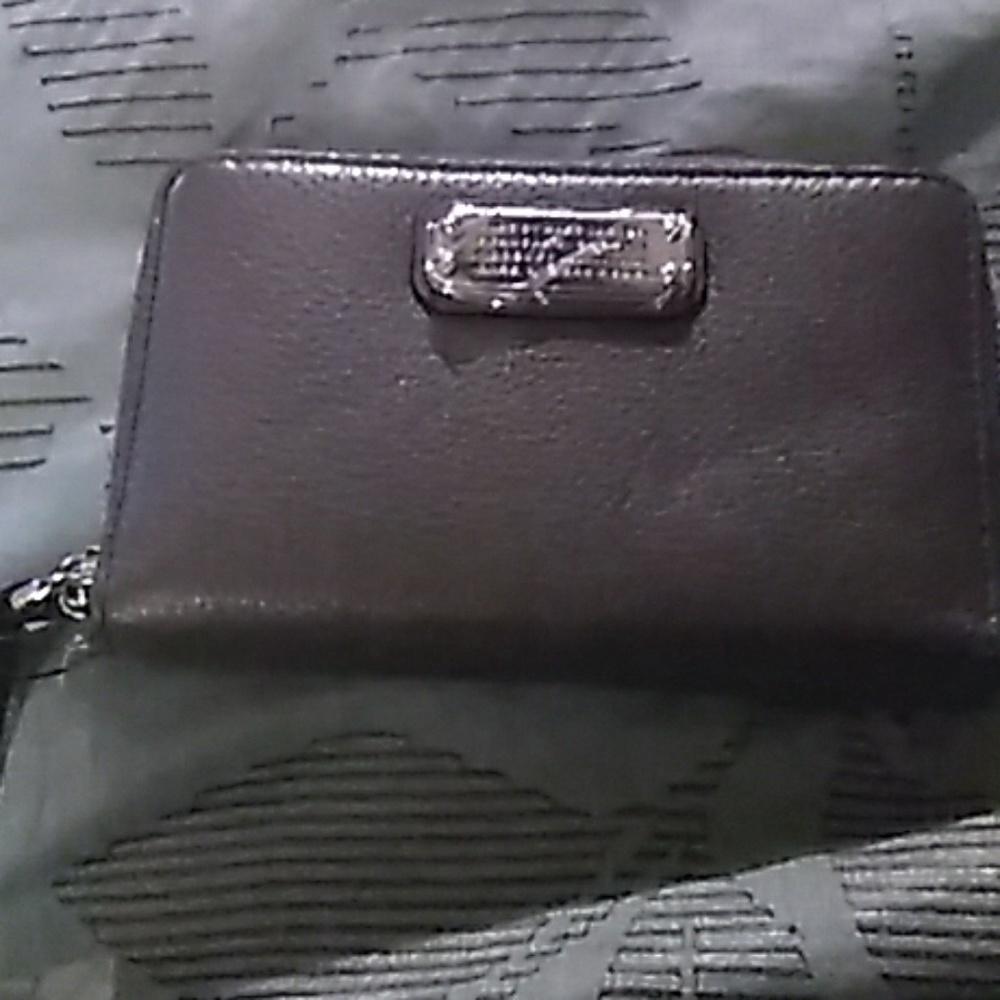 Wristlet wallet